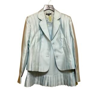 Classy Tahari Wool and Silk Suit. 10